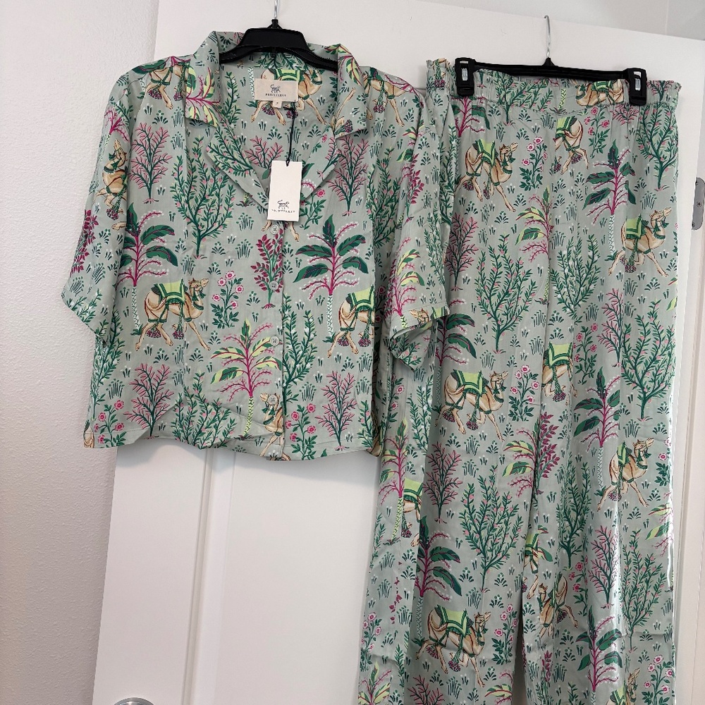 Printfresh Eco Satin Wildest Dreams in Camel’s Courtyard